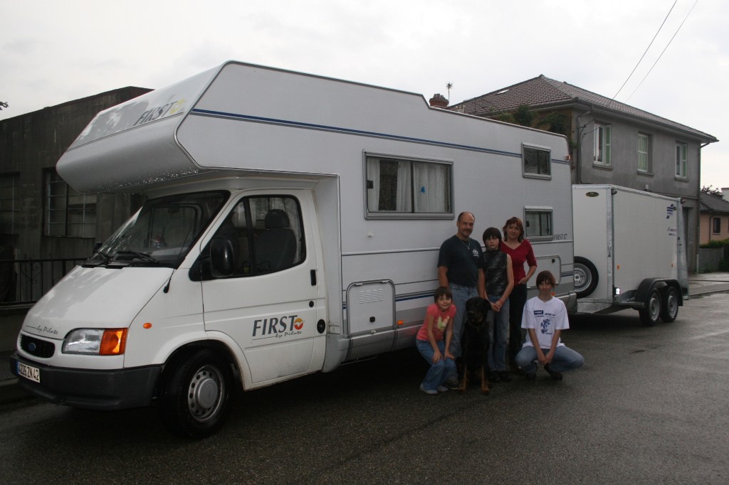 les bufards devant leur camping-car